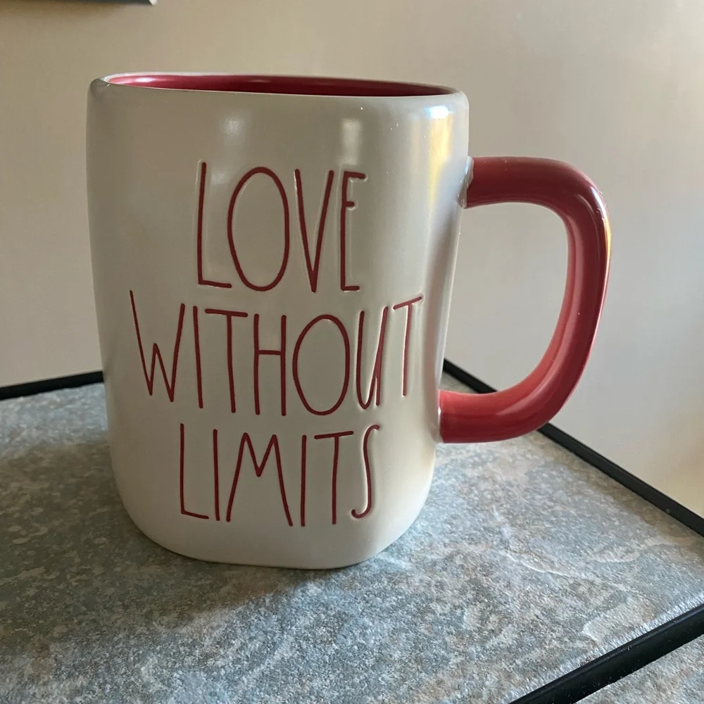 Rae Dunn mug set - Picture 3 of 6